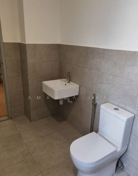 Kondominium untuk Disewa di Mahkota Valley @ Indera Mahkota - Amanda Lee - Bathroom - PropertyGuru.com.my