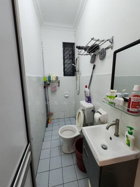 1-storey Terraced House for Sale in Sungai Buloh (Selangor) - Johnny Tan - Bathroom - PropertyGuru.com.my
