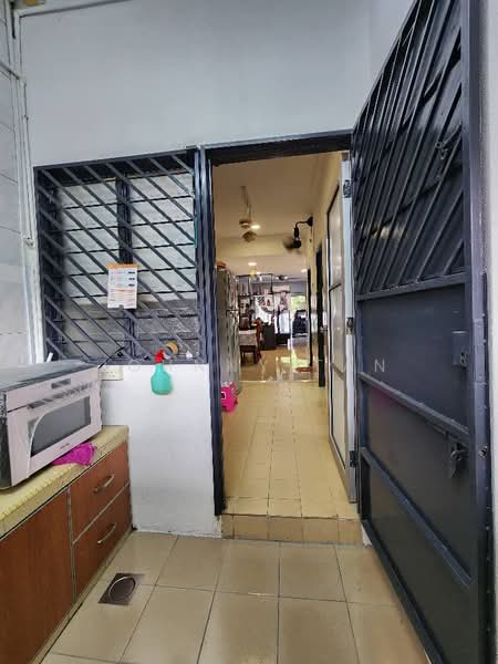 1-storey Terraced House for Sale in Sungai Buloh (Selangor) - Johnny Tan - Kitchen - PropertyGuru.com.my