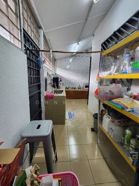 1-storey Terraced House for Sale in Sungai Buloh (Selangor) - Johnny Tan - Kitchen - PropertyGuru.com.my