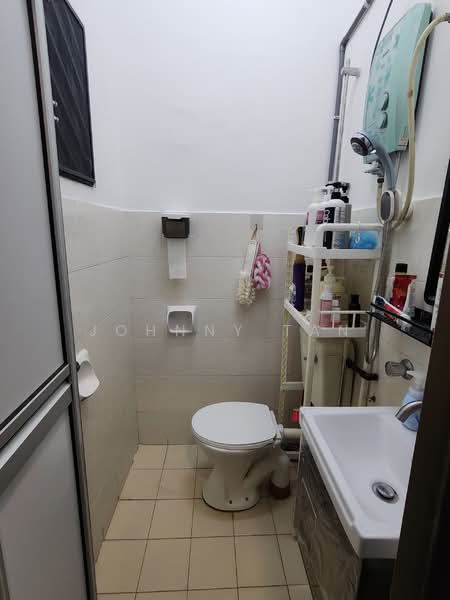 1-storey Terraced House for Sale in Sungai Buloh (Selangor) - Johnny Tan - Bathroom - PropertyGuru.com.my