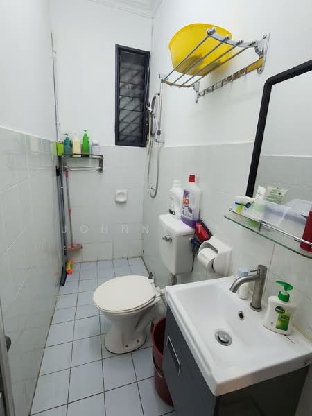 1-storey Terraced House for Sale in Sungai Buloh (Selangor) - Johnny Tan - Bathroom - PropertyGuru.com.my