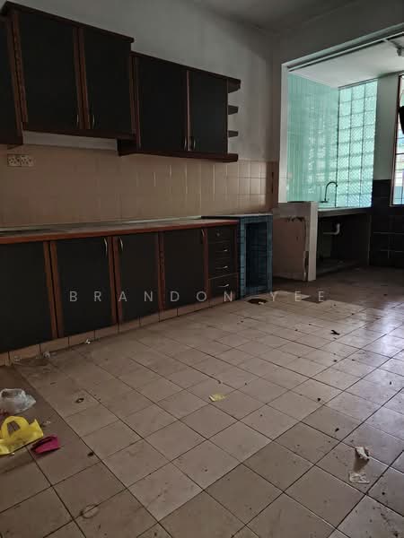 Semi-Detached House for Sale in Taman Universiti Indah (Seri Kembangan) - Brandon Yee - Kitchen - PropertyGuru.com.my