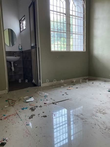 Semi-Detached House for Sale in Taman Universiti Indah (Seri Kembangan) - Brandon Yee - Bathroom - PropertyGuru.com.my