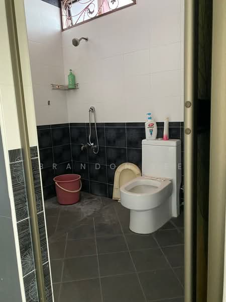Semi-Detached House for Sale in Taman Universiti Indah (Seri Kembangan) - Brandon Yee - Bathroom - PropertyGuru.com.my