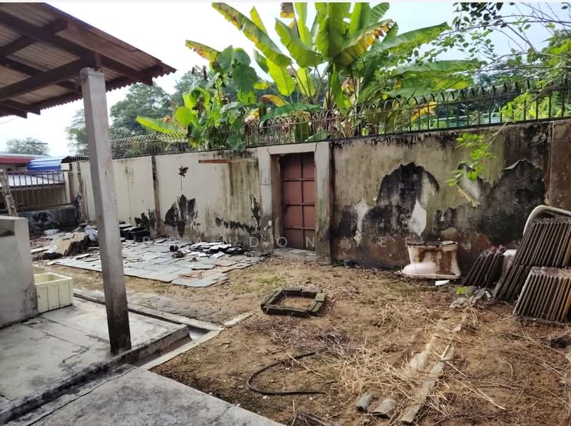 Semi-Detached House for Sale in Taman Universiti Indah (Seri Kembangan) - Brandon Yee - Exterior - PropertyGuru.com.my