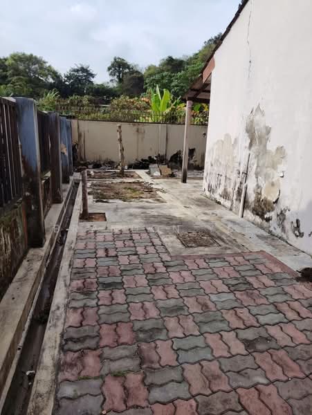Semi-Detached House for Sale in Taman Universiti Indah (Seri Kembangan) - Brandon Yee - Exterior - PropertyGuru.com.my