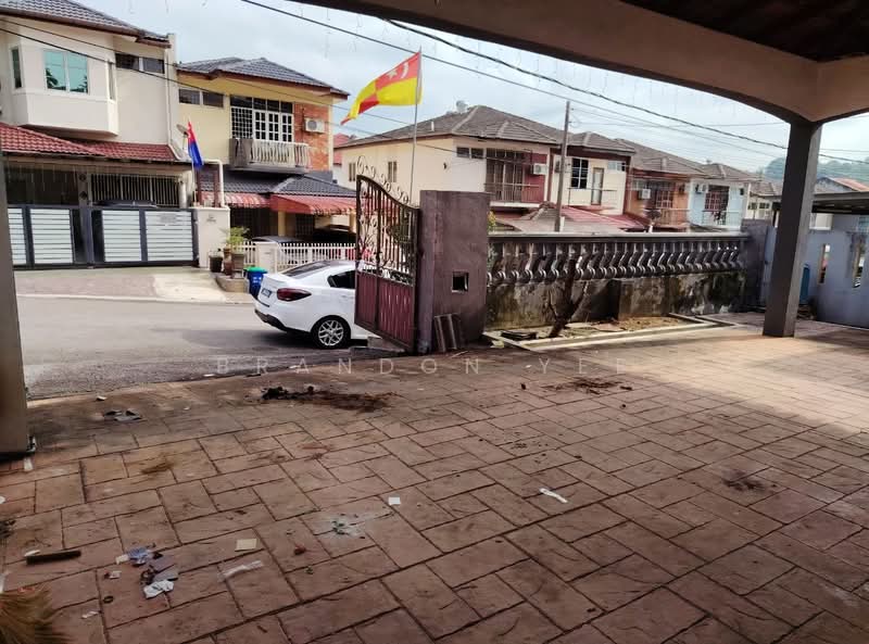 Semi-Detached House for Sale in Taman Universiti Indah (Seri Kembangan) - Brandon Yee - Exterior - PropertyGuru.com.my