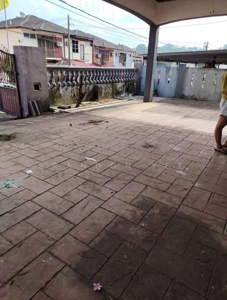 Semi-Detached House for Sale in Taman Universiti Indah (Seri Kembangan) - Brandon Yee - Exterior - PropertyGuru.com.my