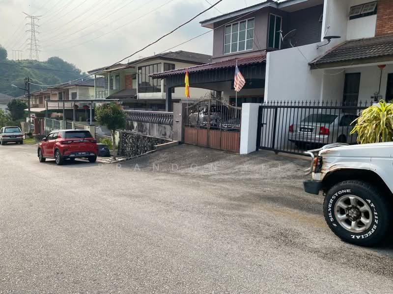 Semi-Detached House for Sale in Taman Universiti Indah (Seri Kembangan) - Brandon Yee - Exterior - PropertyGuru.com.my