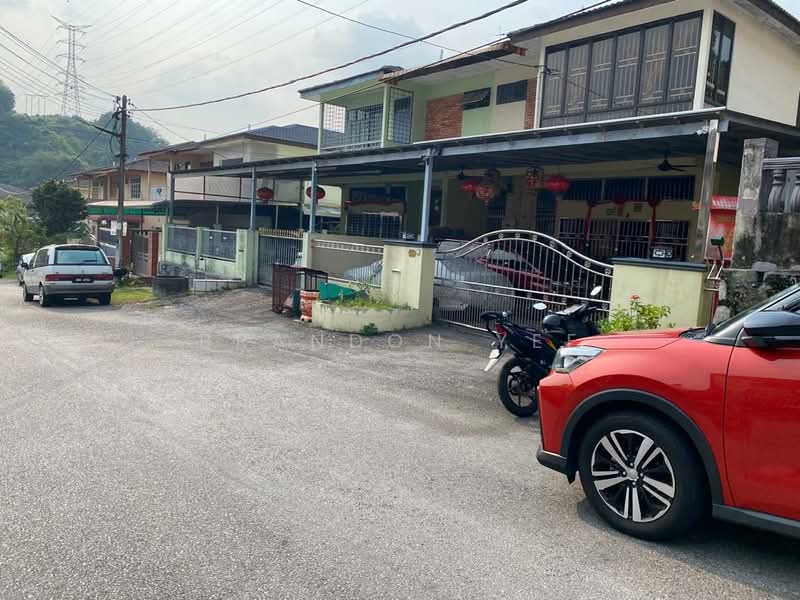 Semi-Detached House for Sale in Taman Universiti Indah (Seri Kembangan) - Brandon Yee - Exterior - PropertyGuru.com.my