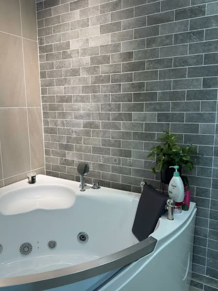 Kondominium untuk Disewa di Queens Residences Q1 @ Queens Waterfront - Ms Goh . - Bathroom - PropertyGuru.com.my