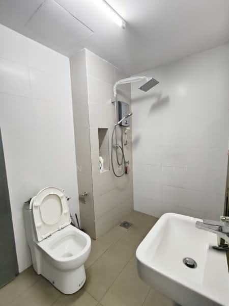 Servis Apartment untuk Disewa di TRIO By Setia - Jenny Harjit - Bathroom - PropertyGuru.com.my