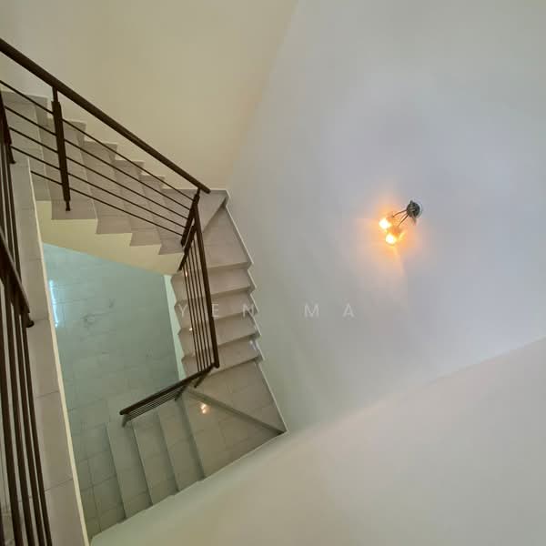 Rumah Teres 2 Tingkat untuk Dijual di Taman Setia Indah (Tebrau) - Yen Ma - Interior - PropertyGuru.com.my