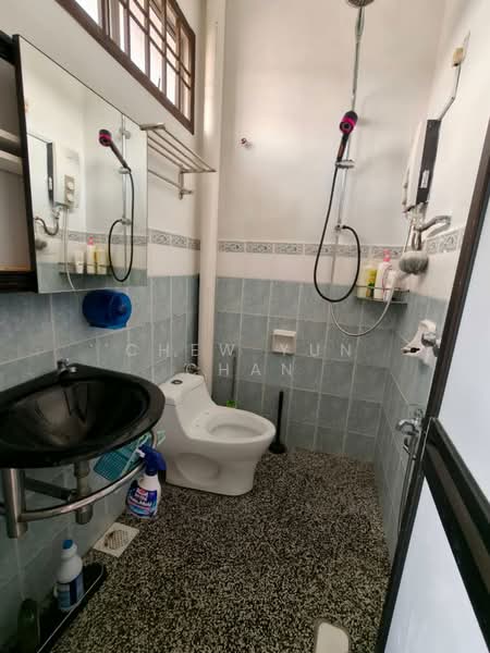 Terraced House for Sale in Skudai (Johor) - Chew Yun Chan - Bathroom - PropertyGuru.com.my