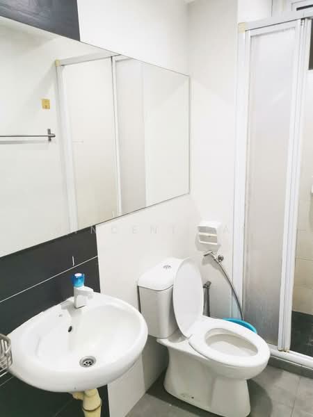 Kondominium untuk Disewa di Summer Place - Vincent Tan - Bathroom - PropertyGuru.com.my