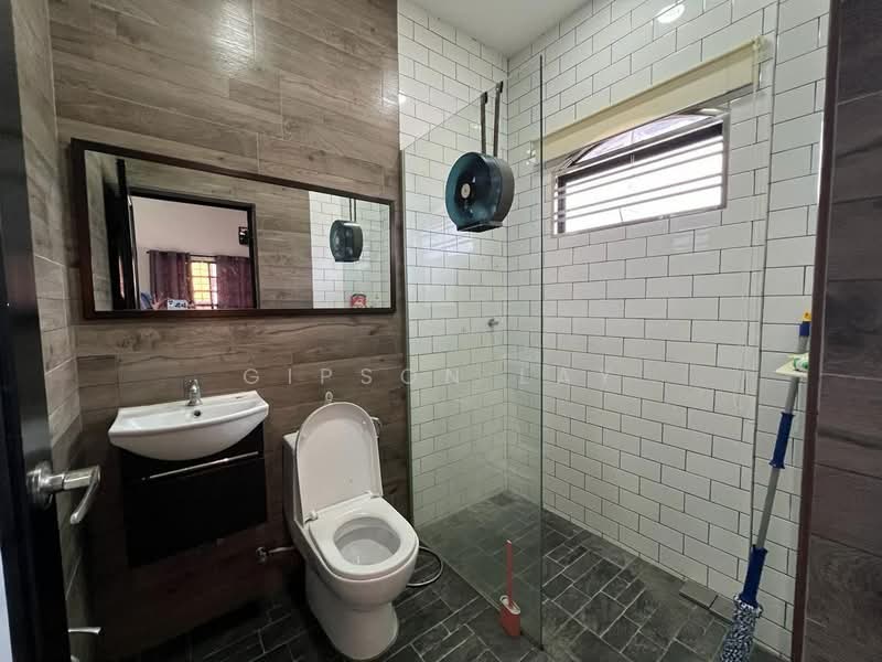 Semi-Detached House for Sale in Kluang (Johor) - Gipson Lay - PropertyGuru.com.my