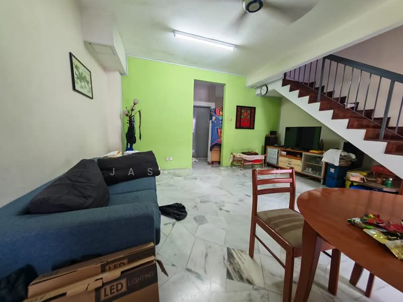 2-storey Terraced House for Rent in Puchong (Selangor) - Jason Tsen - Living Room - PropertyGuru.com.my