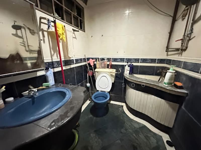 Rumah Teres 2 Tingkat untuk Dijual di Taman Seri Bahagia (Cheras) - Jocelyn Soo - Bathroom - PropertyGuru.com.my