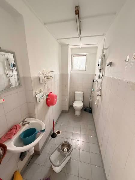 Kondominium untuk Disewa di Seri Cendekia - Addy Ng - Bathroom - PropertyGuru.com.my