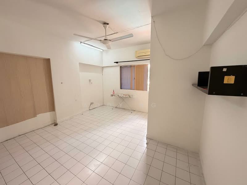 Kondominium untuk Disewa di Seri Cendekia - Addy Ng - Living Room - PropertyGuru.com.my