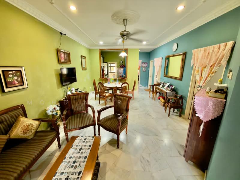 Townhouse for Sale in Alam Damai (Cheras) - Mohd Nazri Roslan - Living Room - PropertyGuru.com.my