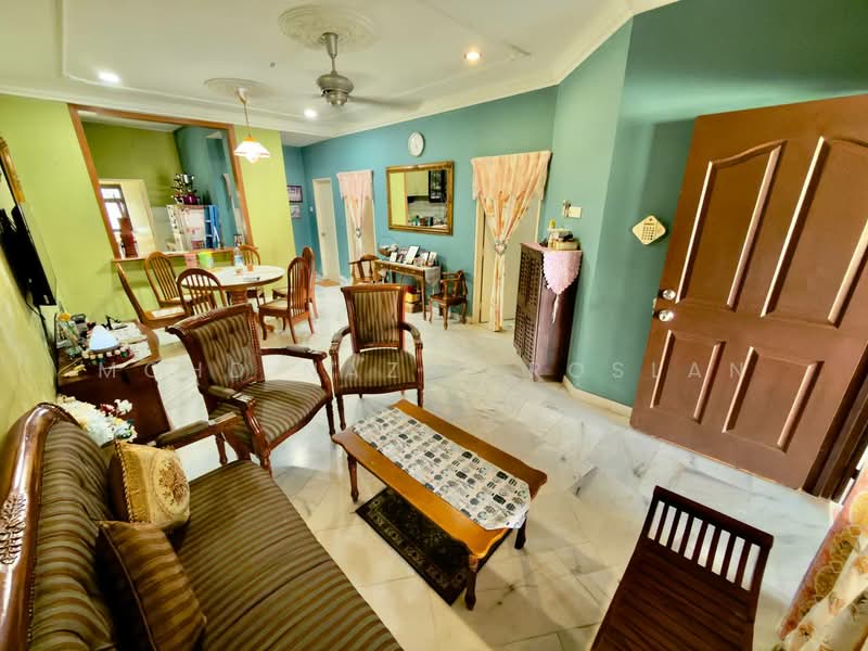 Townhouse for Sale in Alam Damai (Cheras) - Mohd Nazri Roslan - Living Room - PropertyGuru.com.my