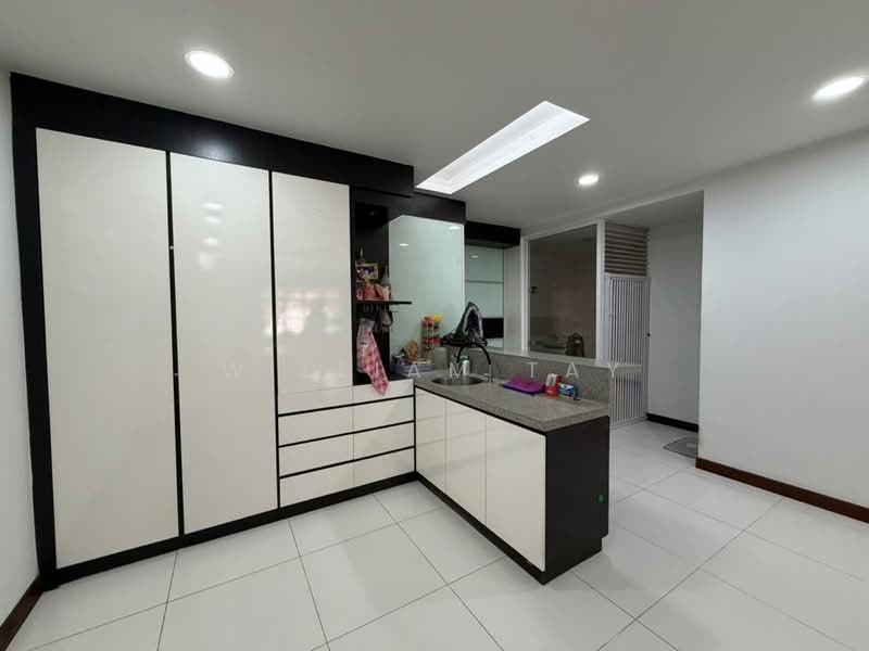 Semi-Detached House for Sale in Taman Perling (Perling) - William Tay - Kitchen - PropertyGuru.com.my