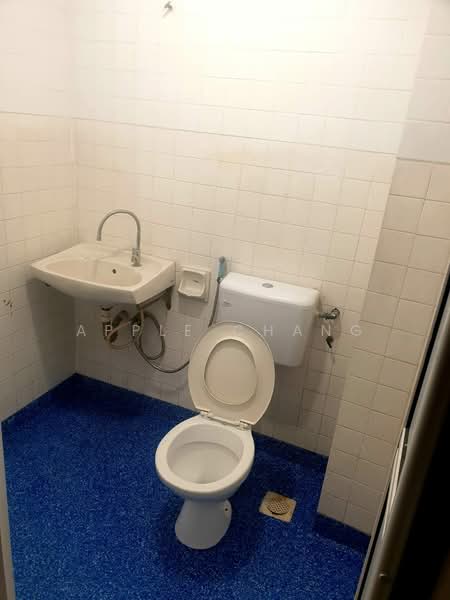 2-storey Terraced House for Rent in Serdang Raya (Seri Kembangan) - Apple Chang - Bathroom - PropertyGuru.com.my