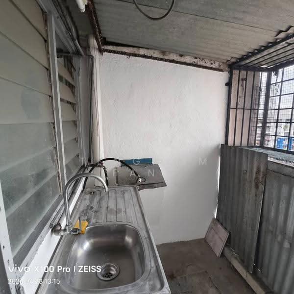 Rumah Flat untuk Dijual di Perumahan Awam Sri Sabah - Teng Kim Fang - Balcony - PropertyGuru.com.my