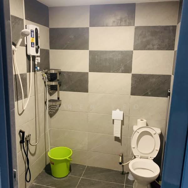 1-storey Terraced House for Sale in Taman Pelangi (Johor Bahru) - Karen Yeo - Bathroom - PropertyGuru.com.my