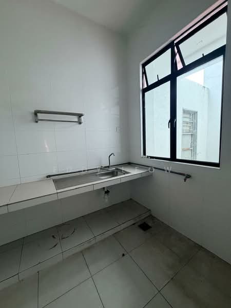 3-storey Terraced House for Sale in Taman Limbongan Indah (Klebang) - Eddy Leow - Kitchen - PropertyGuru.com.my