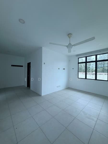 3-storey Terraced House for Sale in Taman Limbongan Indah (Klebang) - Eddy Leow - Living Room - PropertyGuru.com.my
