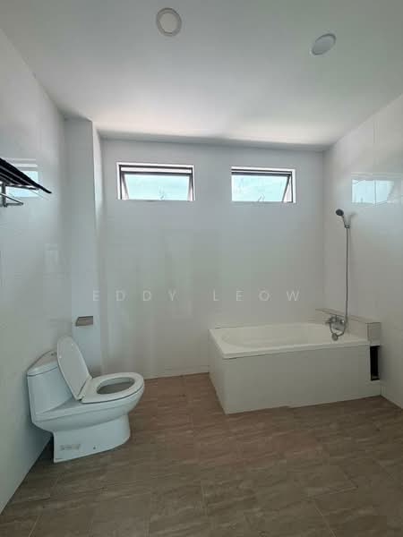 3-storey Terraced House for Sale in Taman Limbongan Indah (Klebang) - Eddy Leow - Bathroom - PropertyGuru.com.my