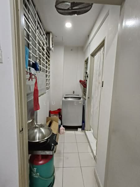 Servis Apartment untuk Dijual di Twin Danga Residence - Lui Lui - Yard - PropertyGuru.com.my