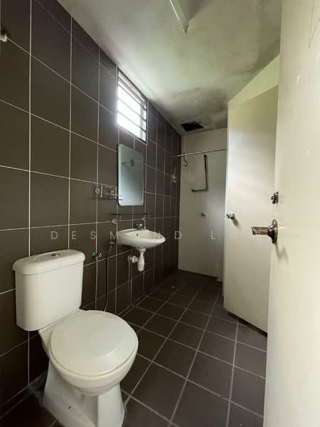 3-storey Terraced House for Rent in Ampang (Selangor) - Desmond Low - Bathroom - PropertyGuru.com.my