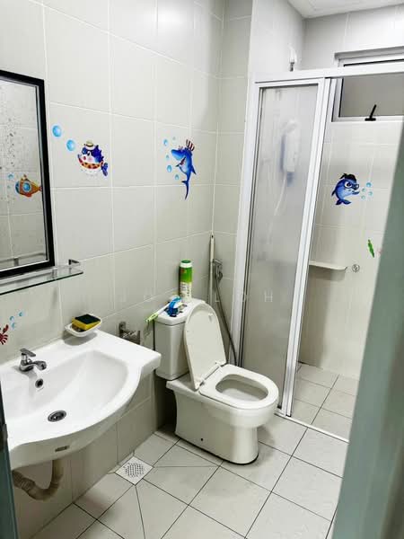 Service Residence for Rent at Meridin Bayvue Serviced Apartment - Joe Loh - Bathroom - PropertyGuru.com.my