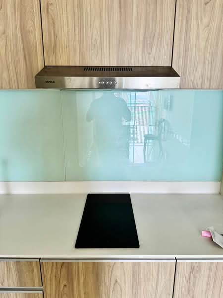 Service Residence for Rent at Meridin Bayvue Serviced Apartment - Joe Loh - Kitchen - PropertyGuru.com.my