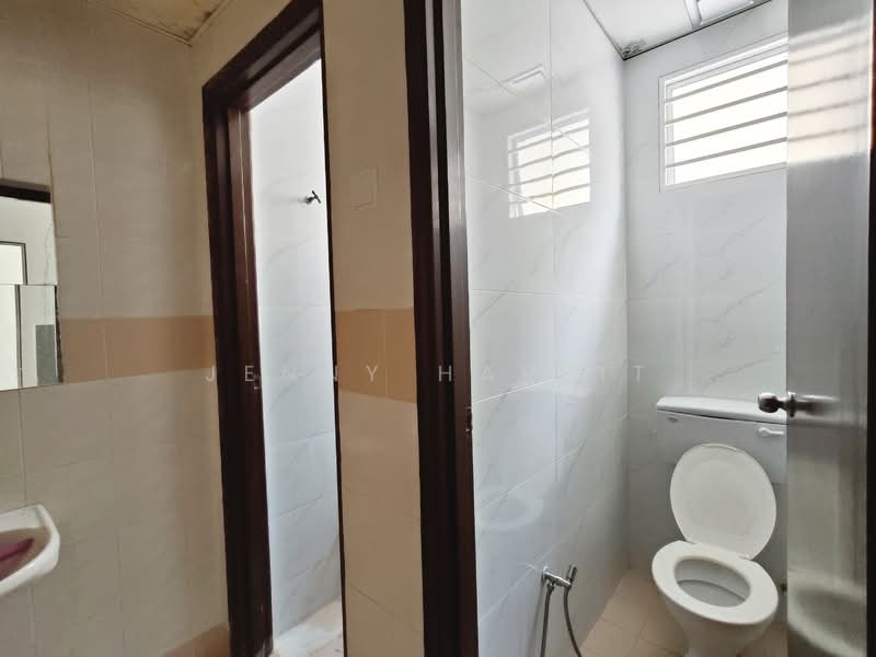 Shop for Sale in Bukit Jelutong (Shah Alam) - Jenny Harjit - Bathroom - PropertyGuru.com.my