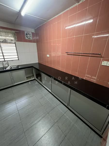 2-storey Terraced House for Sale in Taman Gembira (Klang) - Surendran Karapiah - Kitchen - PropertyGuru.com.my