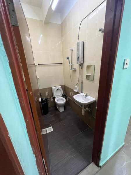 2-storey Terraced House for Sale in Taman Gembira (Klang) - Surendran Karapiah - Bathroom - PropertyGuru.com.my