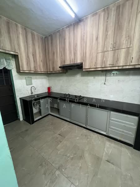 2-storey Terraced House for Sale in Taman Gembira (Klang) - Surendran Karapiah - Kitchen - PropertyGuru.com.my