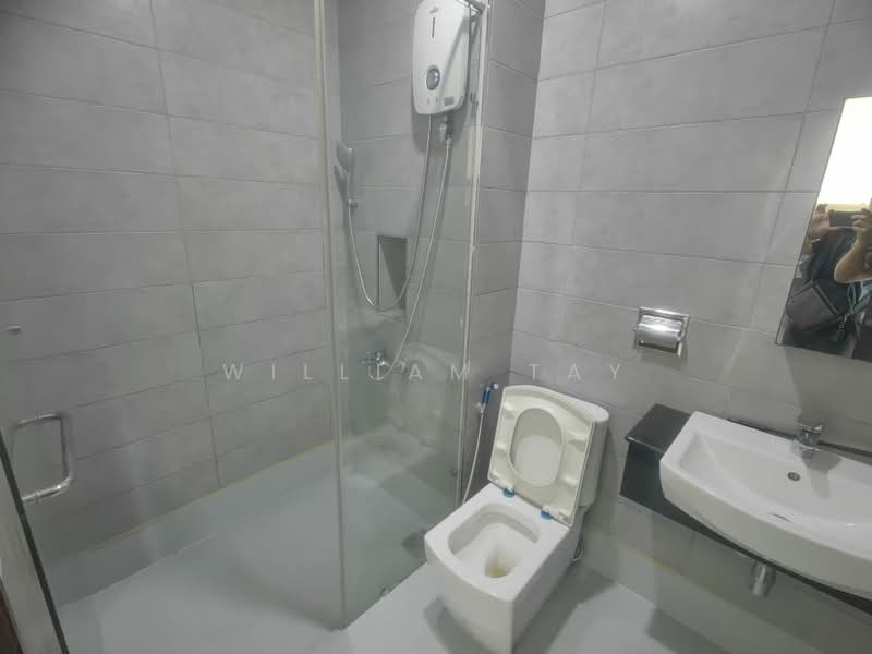 Service Residence for Sale at Paragon Suites @ CIQ - William Tay - Bathroom - PropertyGuru.com.my