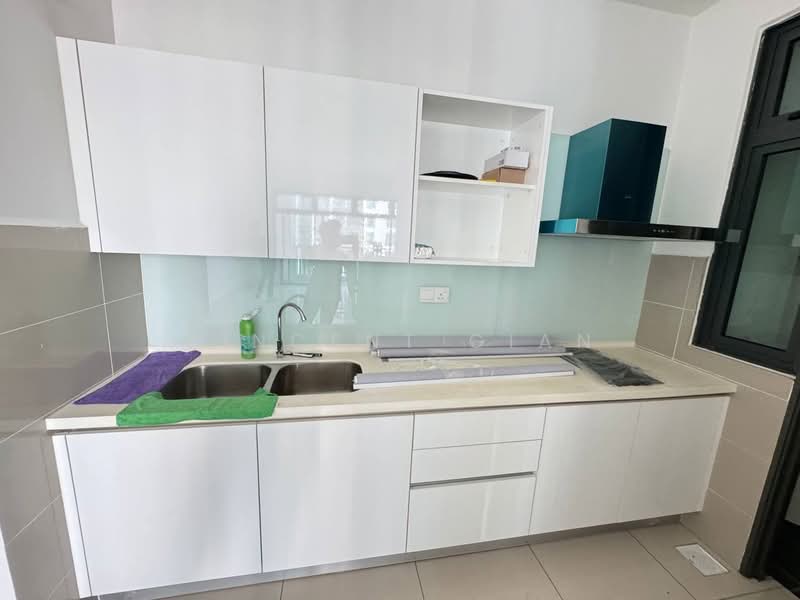 Servis Apartment untuk Dijual di 8Scape Residence @ Sutera - Vincent Gian - Kitchen - PropertyGuru.com.my