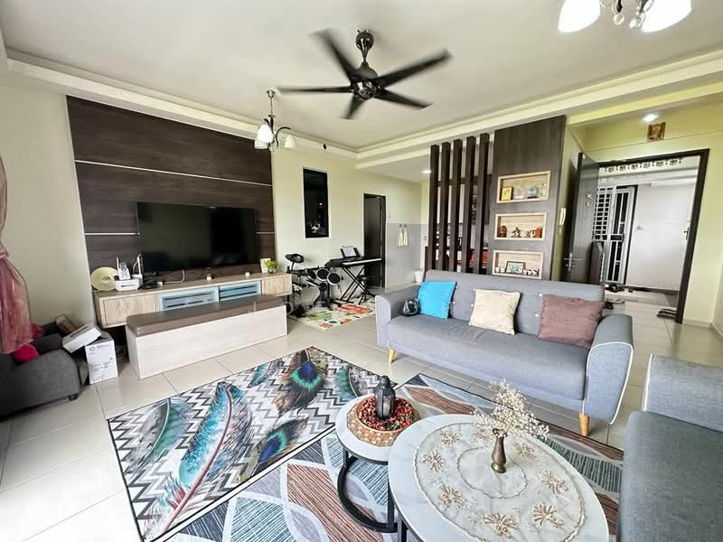 Servis Apartment untuk Disewa di The Garden Residences - Joe Loh - Living Room - PropertyGuru.com.my