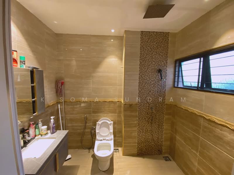 Rumah Teres 2 Tingkat untuk Dijual di Bandar Kinrara (Selangor) - K.Soma Sundram - Bathroom - PropertyGuru.com.my