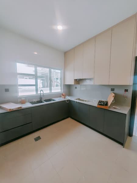 Bungalow for Rent in Valencia (Sungai Buloh) - Pinky Choong - Kitchen - PropertyGuru.com.my