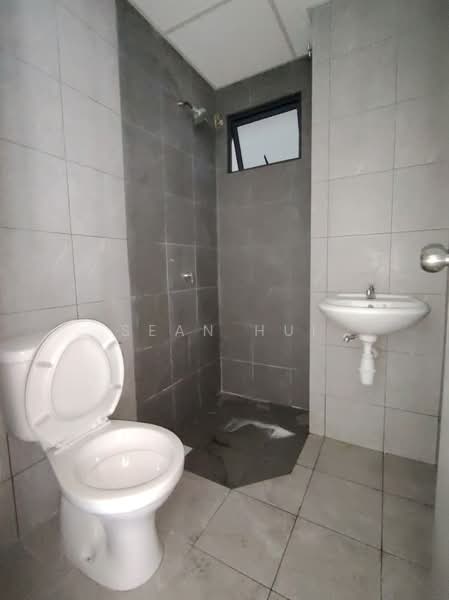 Servis Apartment untuk Dijual di Flora Residency - Sean Hui - Bathroom - PropertyGuru.com.my