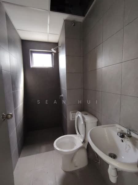 Servis Apartment untuk Dijual di Flora Residency - Sean Hui - Bathroom - PropertyGuru.com.my