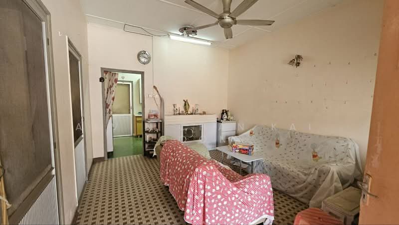 1.5-storey Terraced House for Sale in Kampung Tujuh (Melaka City) - Alvin Chan Kai Boon - Living Room - PropertyGuru.com.my